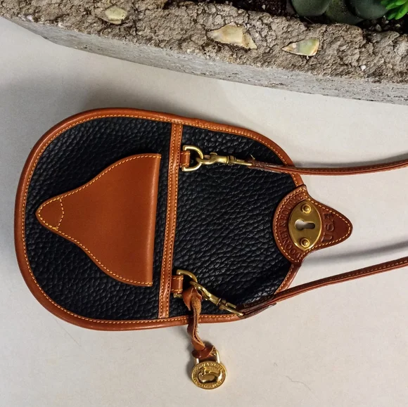 Dooney & Bourke Belt/Shoulder Wallet. 1990's Cavalry Collection. - Picture 7 of 11